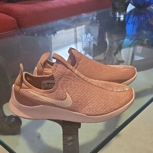 Nike Slip-On Knit Sneakers in Blush Pink